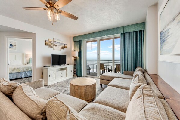 Stunning views of the ocean right from the living room!