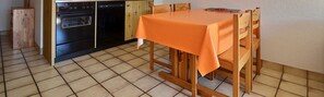 Cook corner with eat corner