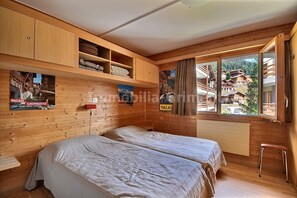 Schlafzimmer 1 mit 2 Betten