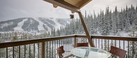 Big Sky Vacation Rental | 3BR | 3.5BA | 3,000 Sq Ft | Stairs Required