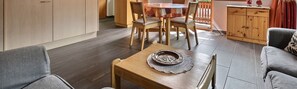 Living room - Eat corner - Cook corner