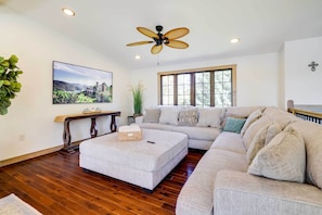 Living Room | 2nd Floor