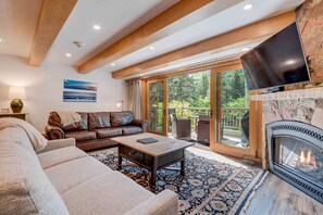 lodgeatlionshead-101-2482_53114445994_o