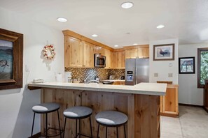 lodgeatlionshead-408-3382_53119731872_o