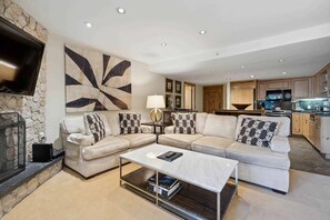 lodgeatlionshead-210-5446_53133404508_o