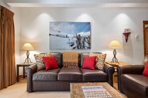 lodgeatlionshead-220-1915_53109447948_o