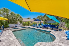 Heated Salt Water Pool w/Sunshelf