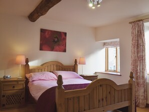 Double bedroom | Parc Uchaf Cottages - Granary Cottage, Oswestry