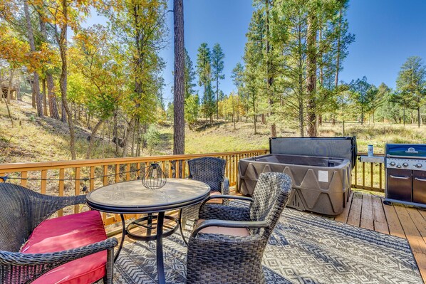 Ruidoso Vacation Rental | 2BR | 1.5BA | 1,100 Sq Ft | Stairs Required
