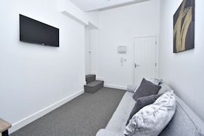 Living Room / Lounge