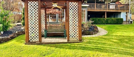 Outdoor Oasis: Serenity and Relaxation on the Back Patio