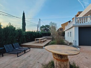 TERRACE (1)