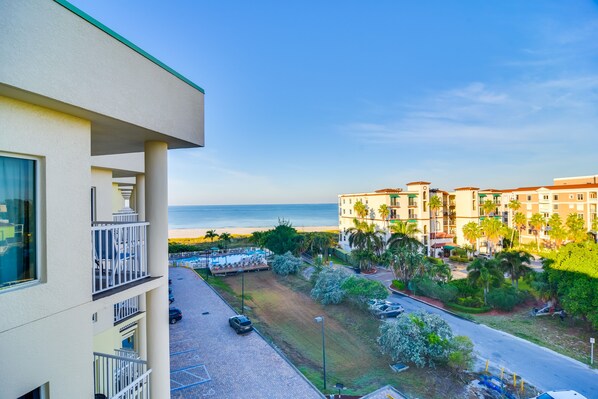 Treasure Island Vacation Rental | 2BR | 2BA | 870 Sq Ft | Step-Free w/ Elevator