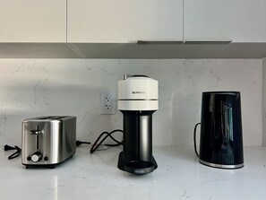 Kaffee und/oder Kaffeemaschine