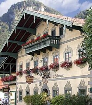 Gasthof Falkenstein Metzgerei Schwaiger (DE Flintsbach am Inn) - Schwaiger Markus --Hausansicht