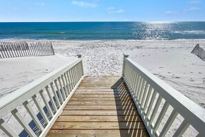 Less then a 2 minute walk to the beach via private community boardwalk