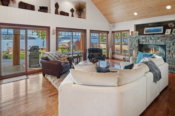 Welcoming living room with views of the lake.