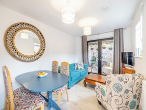 Living room/dining room | Eleni Loulou - Philoxenia Mews, Ellesmere