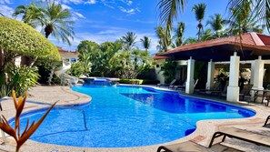  Condominium pool
