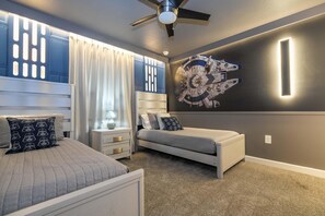 Star Wars Bedroom / 2 Twin size beds (upstairs)