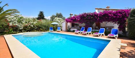 Villa mit Pool in Pollensa.