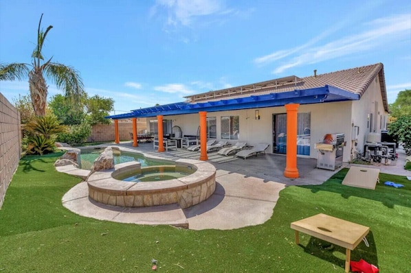 Private pool