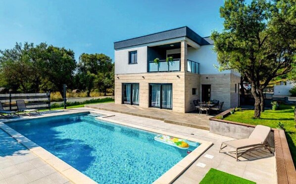 pool
