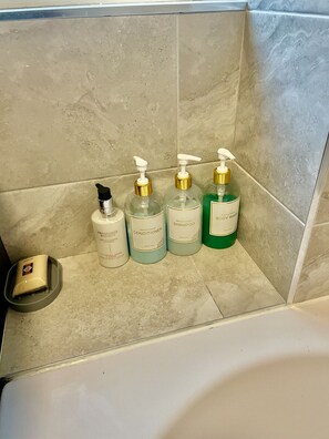 Bathroom amenities