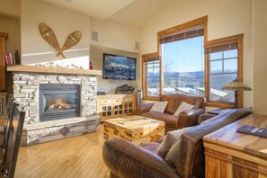 Gorgeous Living Room Area With Warm High-End Touches