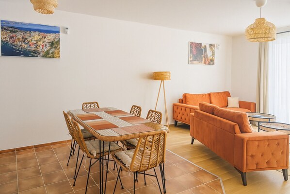 Wohnzimmer EG mit Essbereich