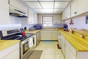 Full Kitchen, Setup for Complete Meal Preparation