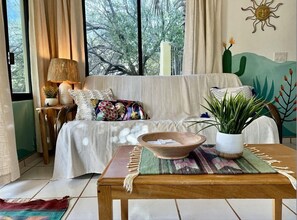 Furniture, Table, Home Decor, Coffee Table, Tabletop