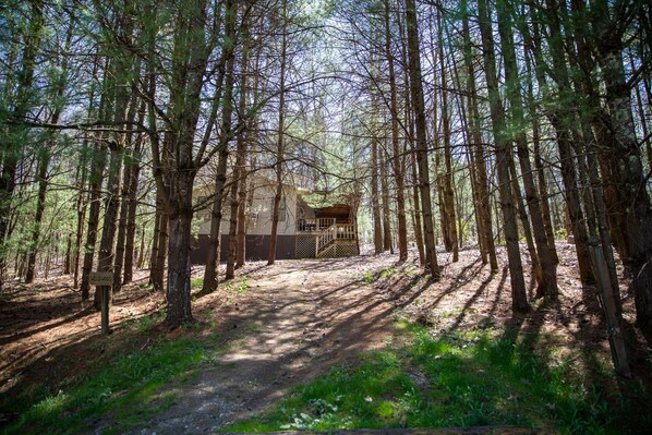 Hill to cottage