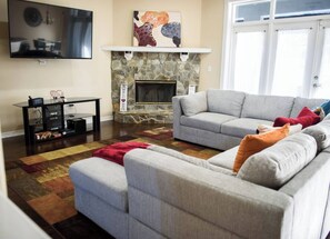 Living Room Area (1)