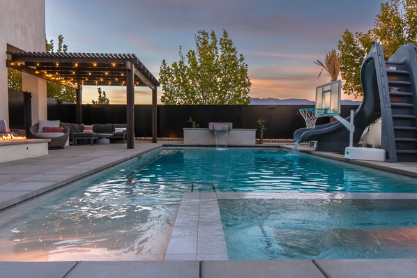 Hot tub and large pool
