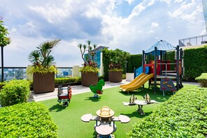 Children’s play area – outdoor