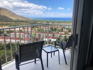 Unobstructed views from the lanai, mountains to the sea.