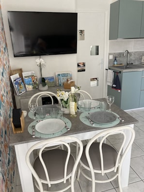 Table 4 places avec couverts