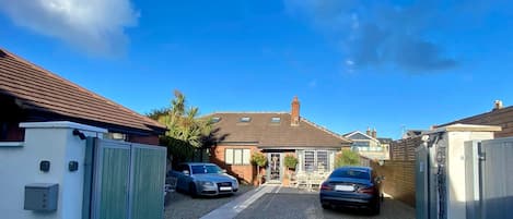 Beautiful detached home, in gated private lane with plenty of parking
