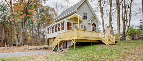 Gloversville Vacation Rental | 2BR | 1.5BA | Stairs Required | 1,664 Sq Ft