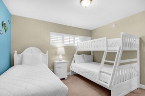 HSRC 101 Second Bedroom - Bunk Beds and Single Twin bed