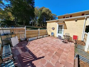 GUEST PATIO - PRIVATE