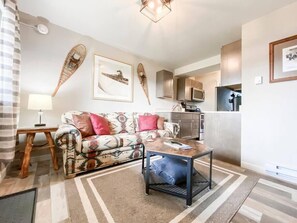 Living Room / Kitchen