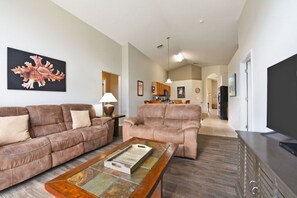 4 Living Room 1.jpg