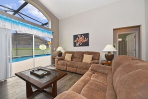 5 Living Room 2.jpg