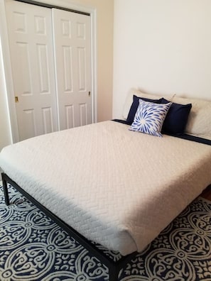 Queen size bed with extremely comfortable, 12 inch memory foam mattress.