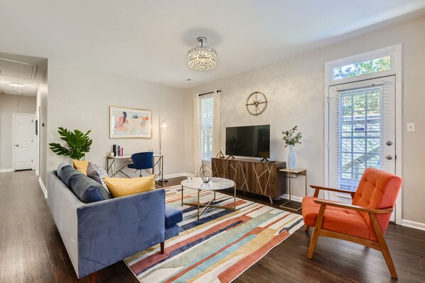 Common area (family room)