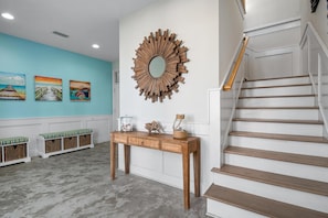 Spacious and welcoming foyer