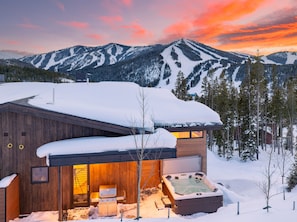 Amazing ski resort views from private hot tub