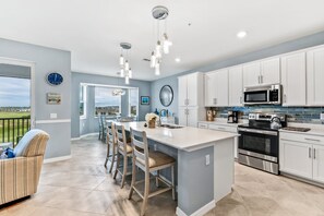 Fully Equipped Kitchen with Amazing 4th Floor Views